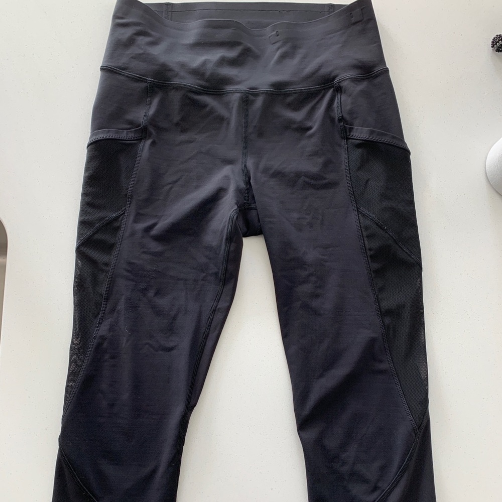 Black crop Lululemon leggings. Size 8